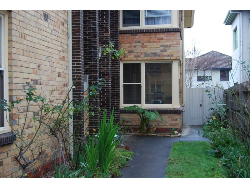 2/80 Blessington Street, St Kilda VIC 3182