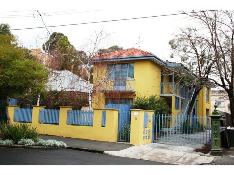 2/5 Burnett Street, St Kilda VIC 3182