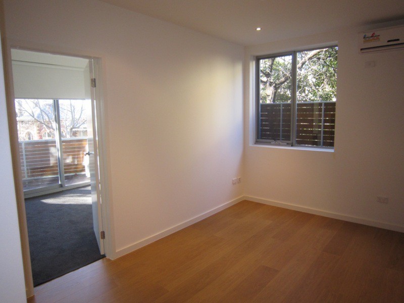 2/3 Charnwood Road, St Kilda VIC 3182