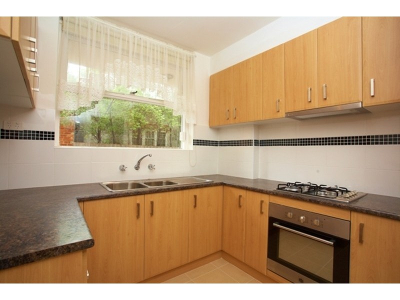 2/26 Charnwood Crescent, St Kilda VIC 3182
