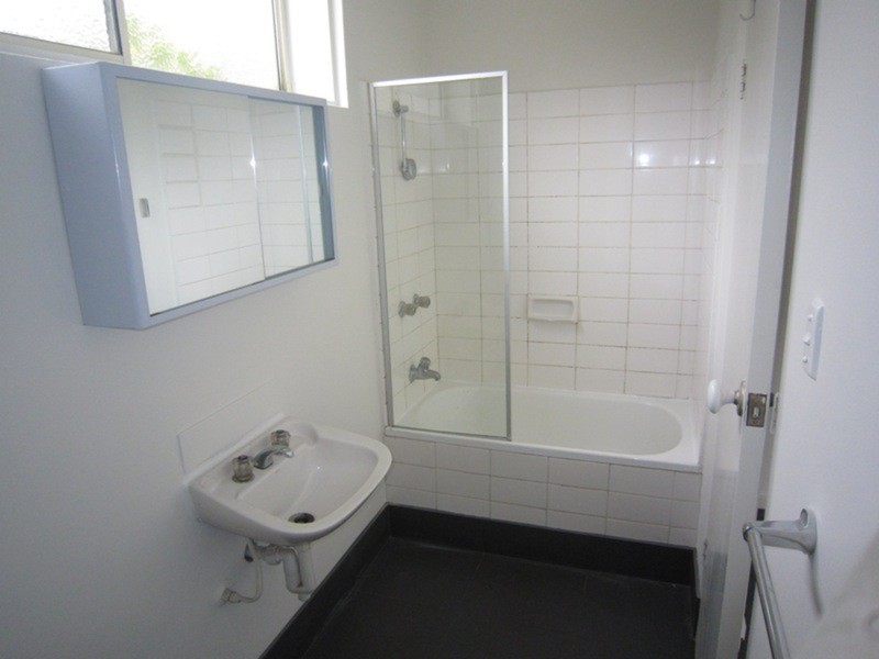 2/51 Westbury Street, St Kilda East VIC 3183