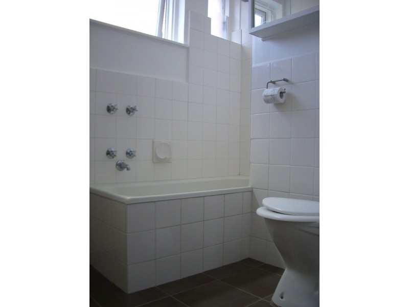 3/37 Gurner Street, St Kilda VIC 3182