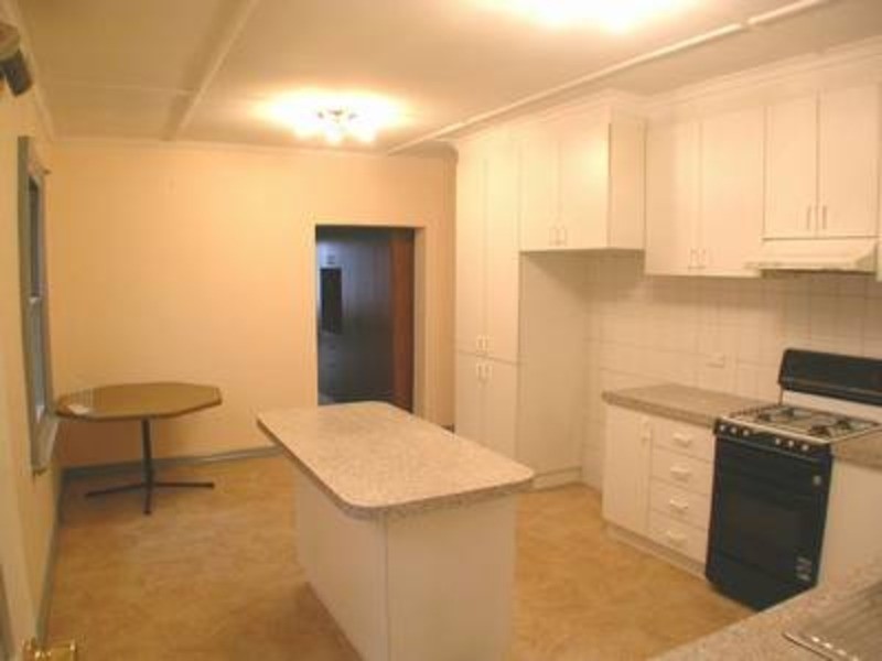 Rear/16 Grey Street, St Kilda VIC 3182