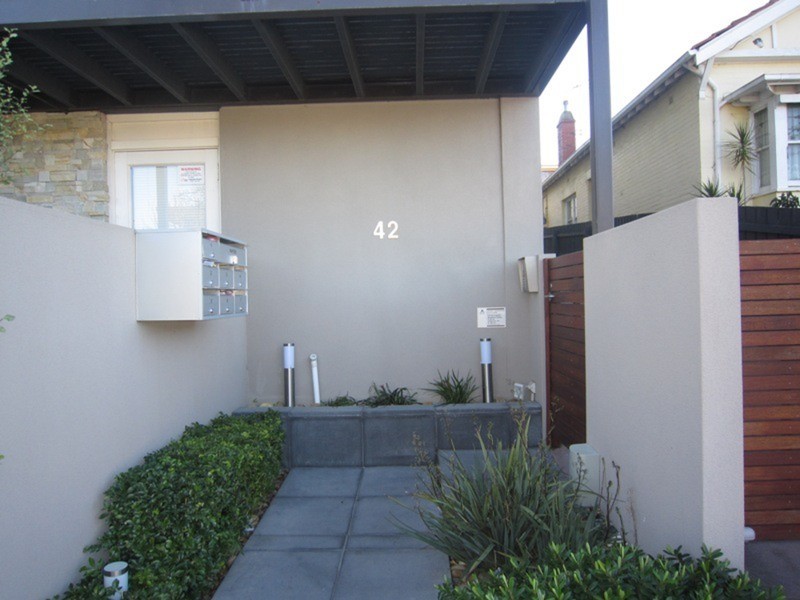 2/42 Wilgah Street, St Kilda East VIC 3183