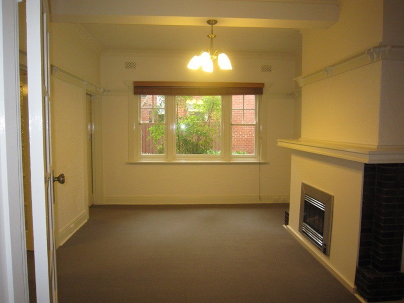 2/5 Robe Street, St Kilda VIC 3182