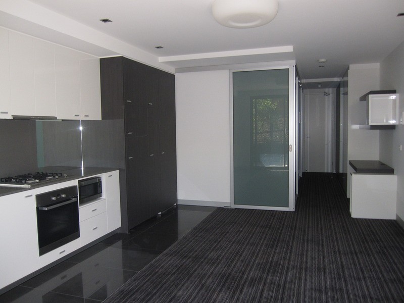 15/17 Robe Street, St Kilda VIC 3182