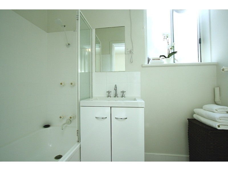 5/244 Barkly Street, St Kilda VIC 3182