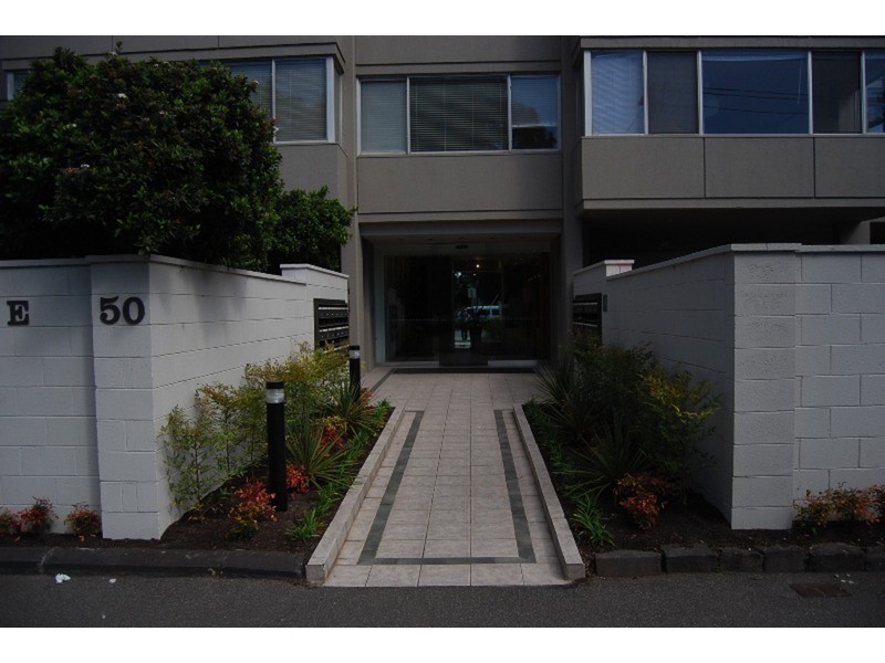 74/50 Canterbury Road, Middle Park VIC 3206