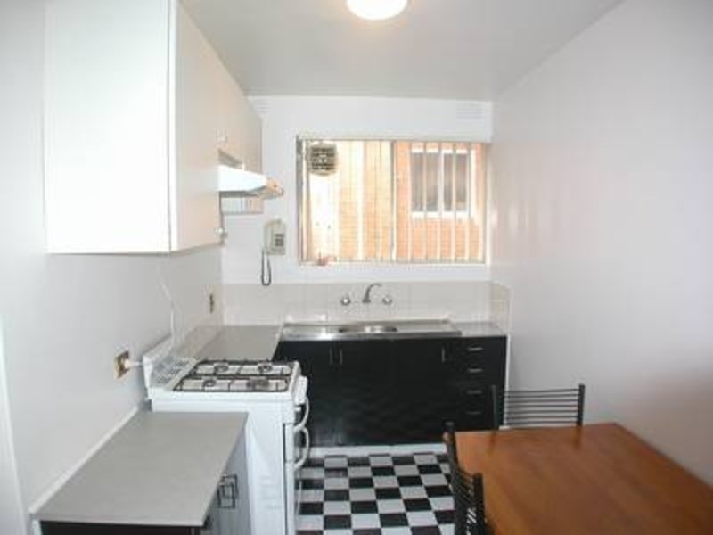 6/16 Robe Street, St Kilda VIC 3182