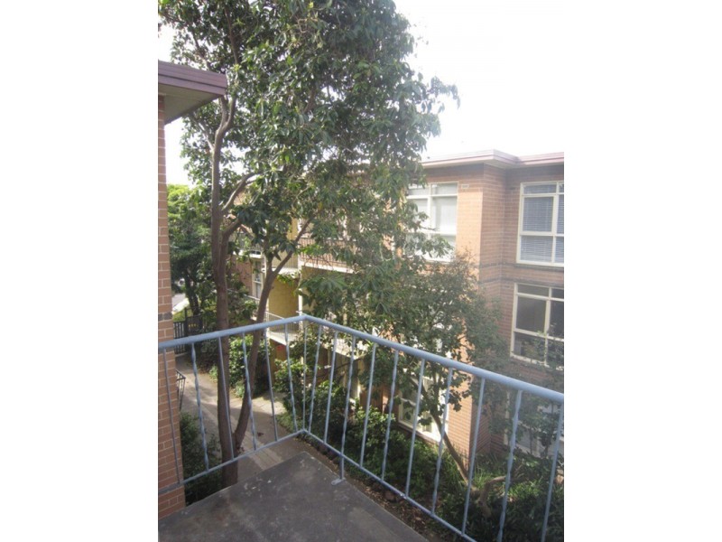 11/23 Robe Street, St Kilda VIC 3182