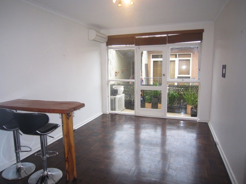 23/25 Robe  Street, St Kilda VIC 3182