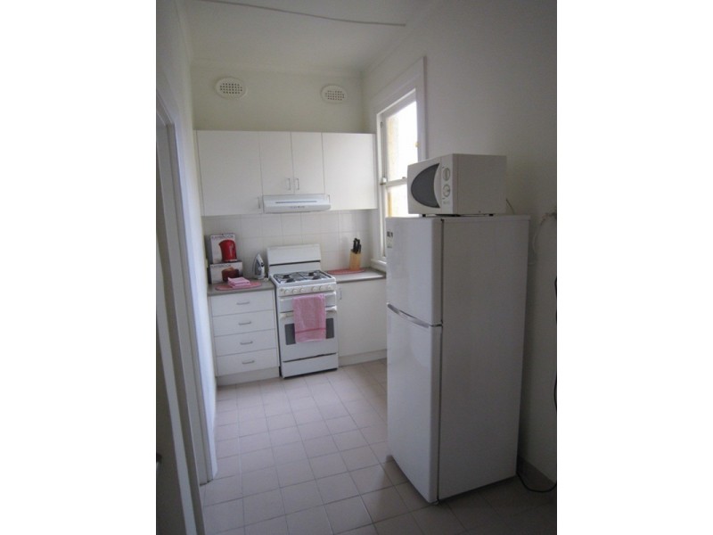 8/28 Grey Street, St Kilda VIC 3182