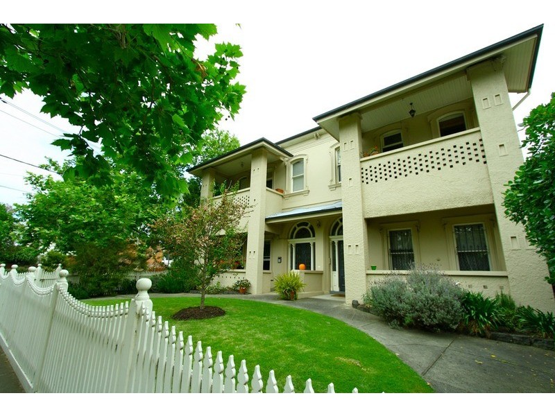 8/17 crimea Street, St Kilda VIC 3182