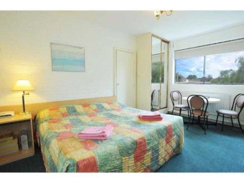 St Kilda VIC 3182
