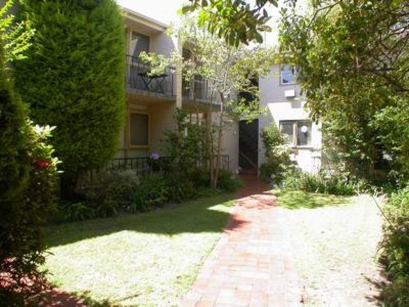 9/2 Douglas Street, Toorak VIC 3142
