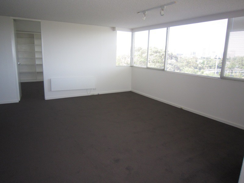 74/50 Canterbury Road, Middle Park VIC 3206
