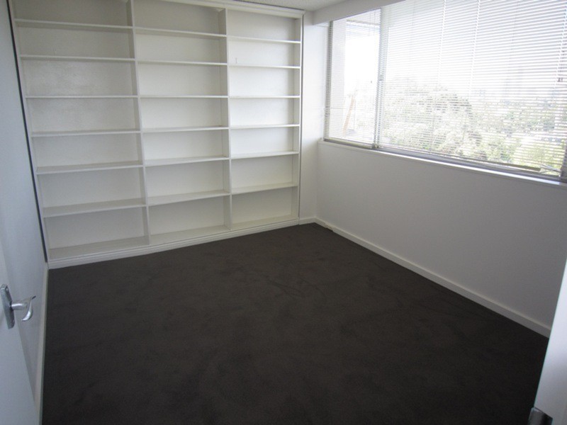 74/50 Canterbury Road, Middle Park VIC 3206
