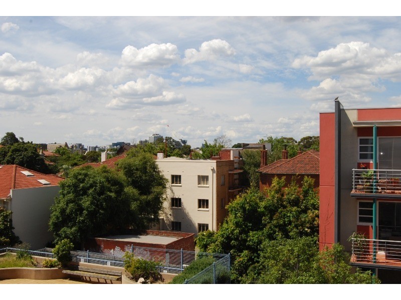 43/18 The Esplanade, St Kilda VIC 3182