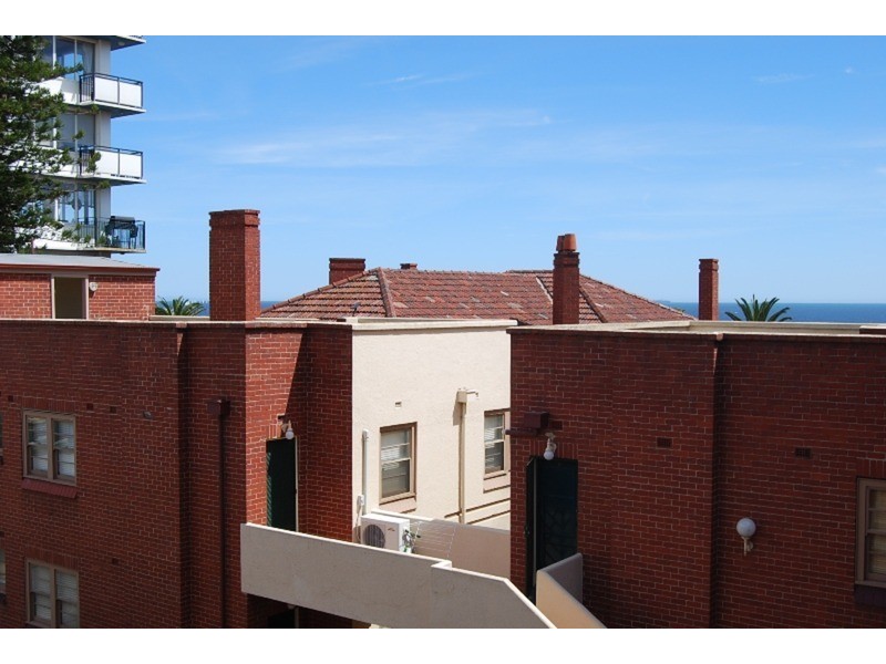 43/18 The Esplanade, St Kilda VIC 3182
