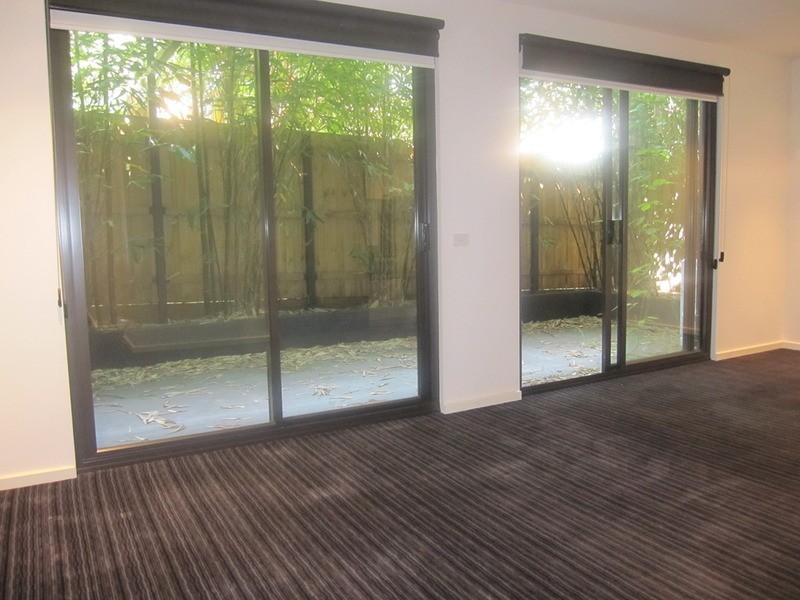 12/17 Robe  Street, St Kilda VIC 3182