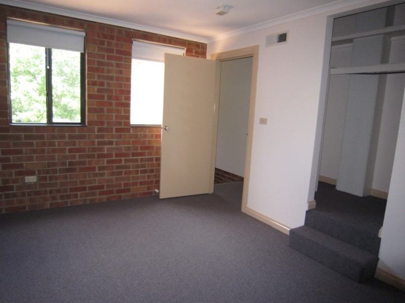 2/8 Fintonia Street, Oakleigh VIC 3166