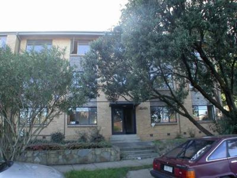 2/4 Newton Court, St Kilda VIC 3182