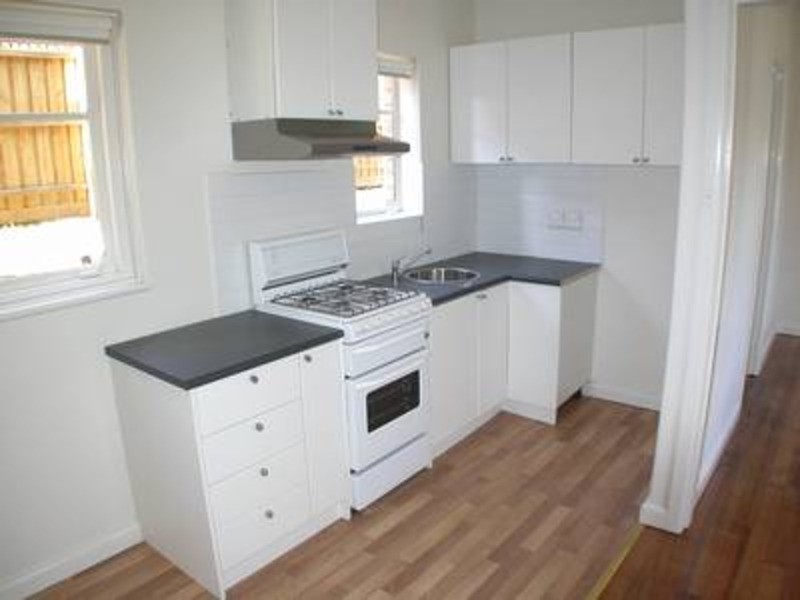 2/4 Newton Court, St Kilda VIC 3182