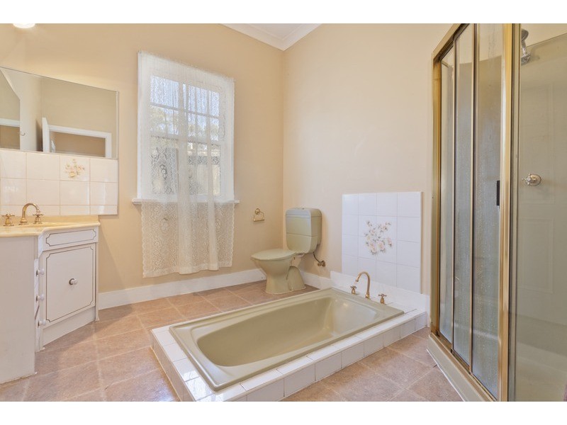 21 Mac Crescent, Parkdale VIC 3195