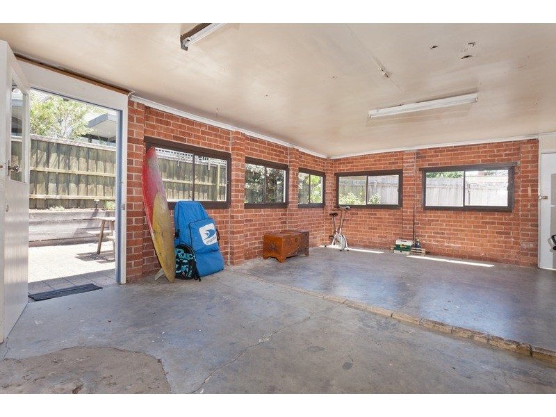 21 Mac Crescent, Parkdale VIC 3195