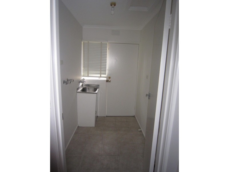 2/63 Cuthbert Road, Reservoir VIC 3073