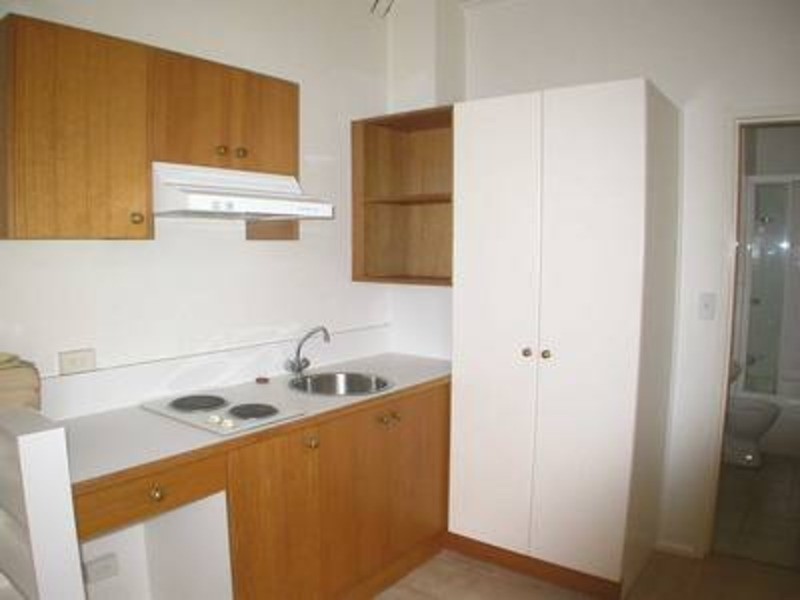 17/239 Canterbury Road, St Kilda VIC 3182