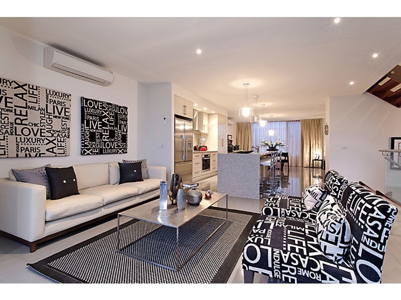 54 Cumberland Drive, Maribyrnong VIC 3032