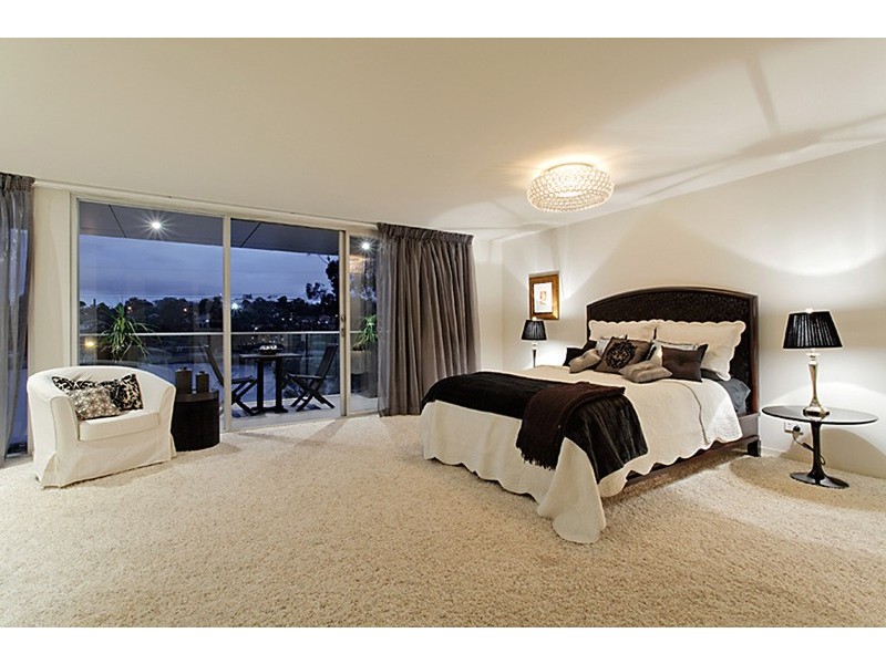 54 Cumberland Drive, Maribyrnong VIC 3032
