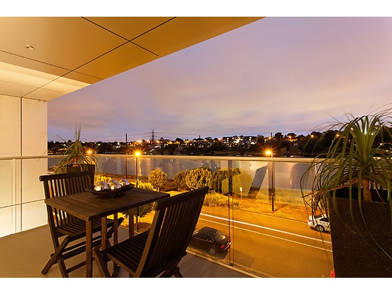 54 Cumberland Drive, Maribyrnong VIC 3032