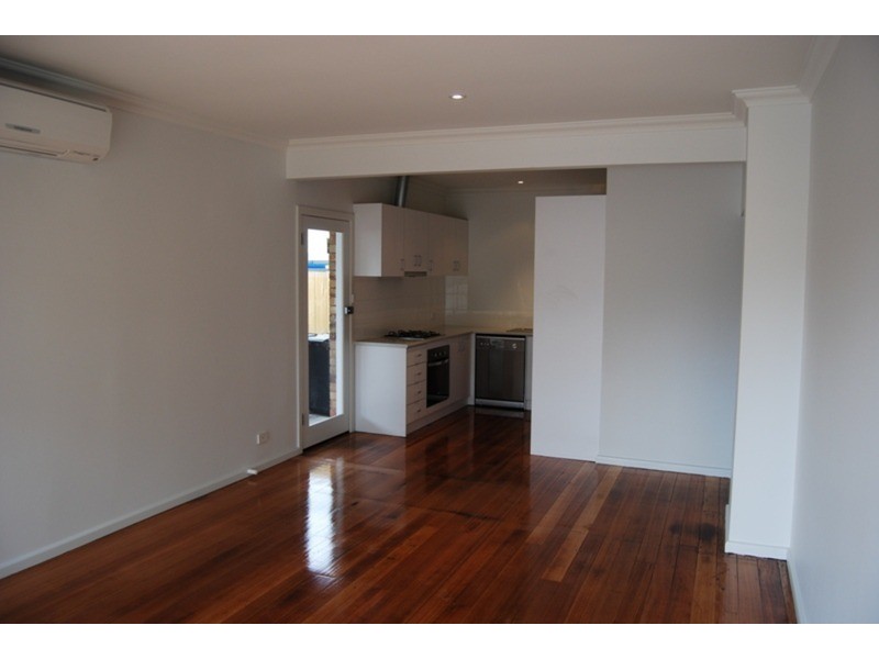 1/5 Emily Street, Carnegie VIC 3163