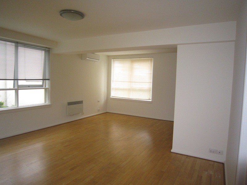 4/10 Burnett Street, St Kilda VIC 3182