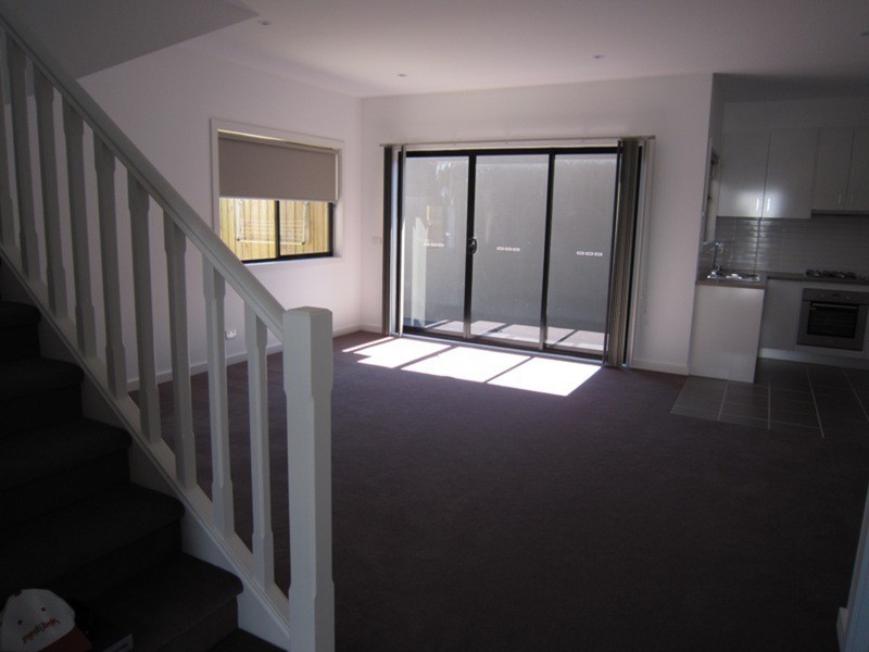 1/14 Indwe Street, West Footscray VIC 3012