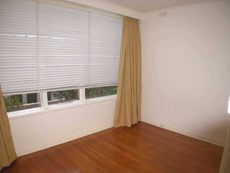 1/3 Wimbledon Avenue, Elwood VIC 3184