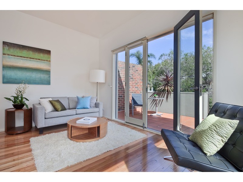 17 Park Lane, St Kilda West VIC 3182