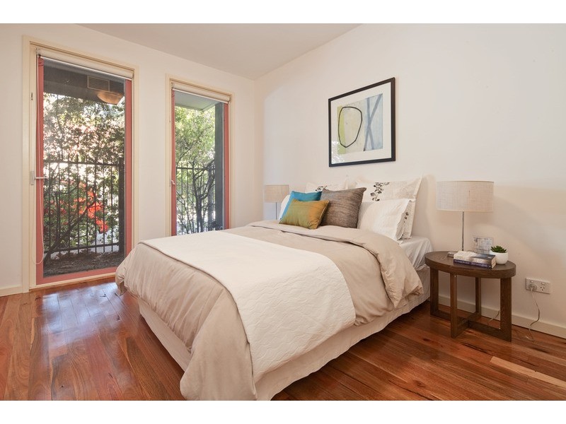 17 Park Lane, St Kilda West VIC 3182