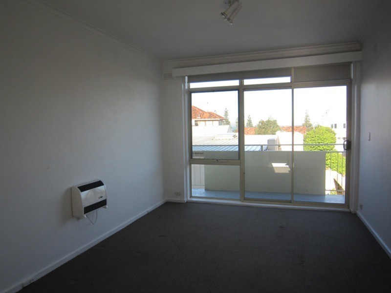 8/26 Vautier Street, Elwood VIC 3184