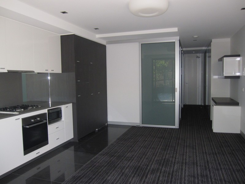 15/17 Robe Street, St Kilda VIC 3182