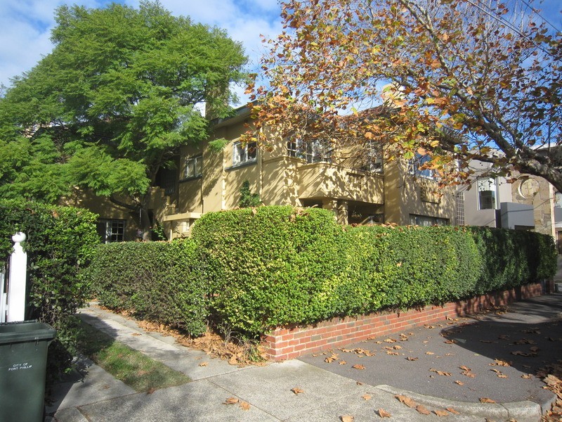 2/33 Kingsley Street, Elwood VIC 3184