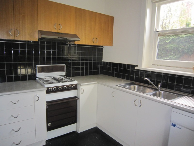 2/33 Kingsley Street, Elwood VIC 3184