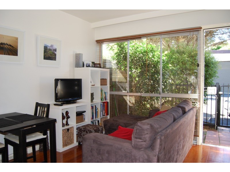 3/247 Inkerman  Street, St Kilda East VIC 3183