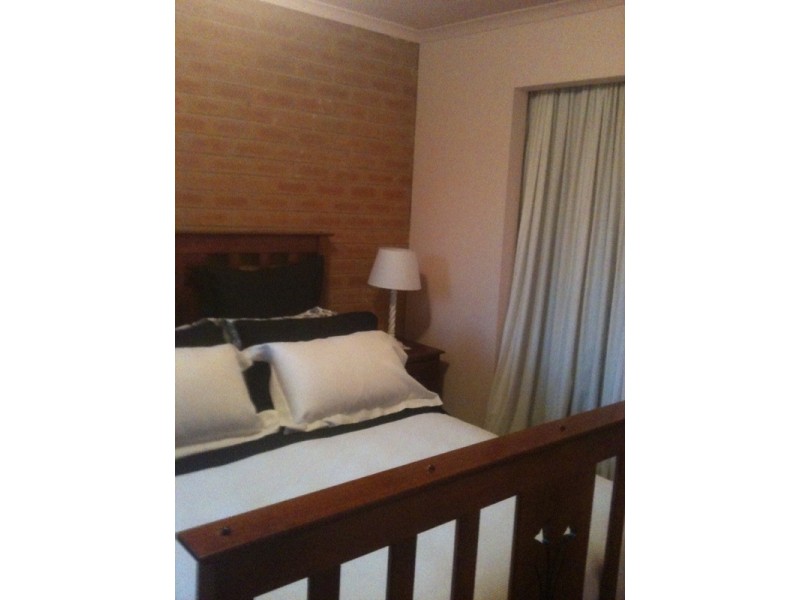 2/27 Shepparson Avenue, Carnegie VIC 3163
