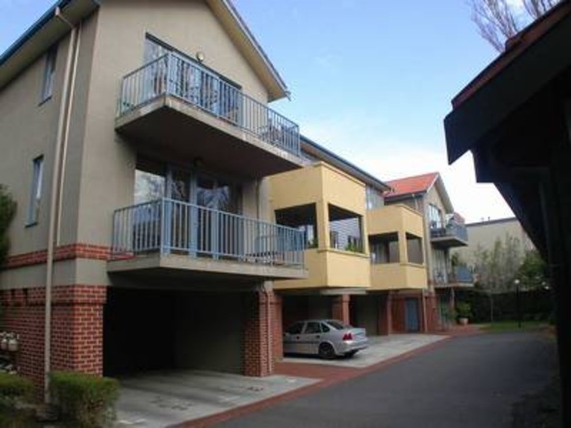 8/5 Ardoch Street, St Kilda VIC 3182