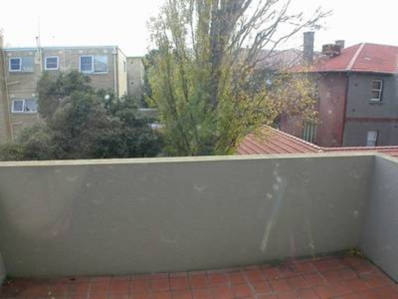 8/5 Ardoch Street, St Kilda VIC 3182