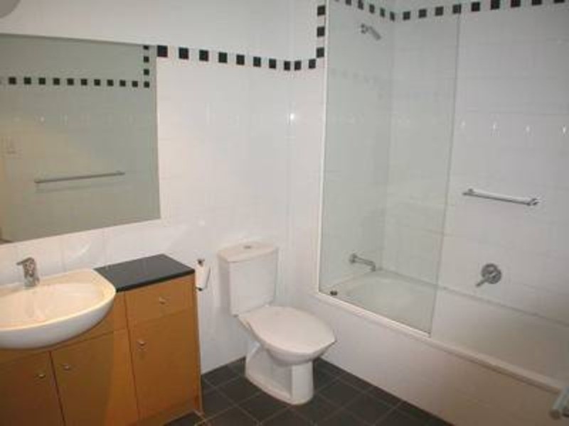 8/5 Ardoch Street, St Kilda VIC 3182