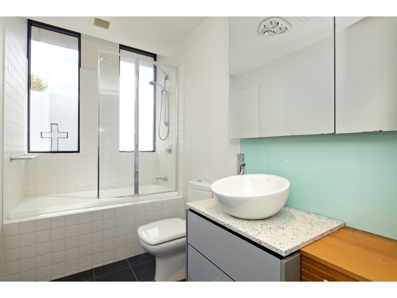 27/220 Barkly Street, St Kilda VIC 3182
